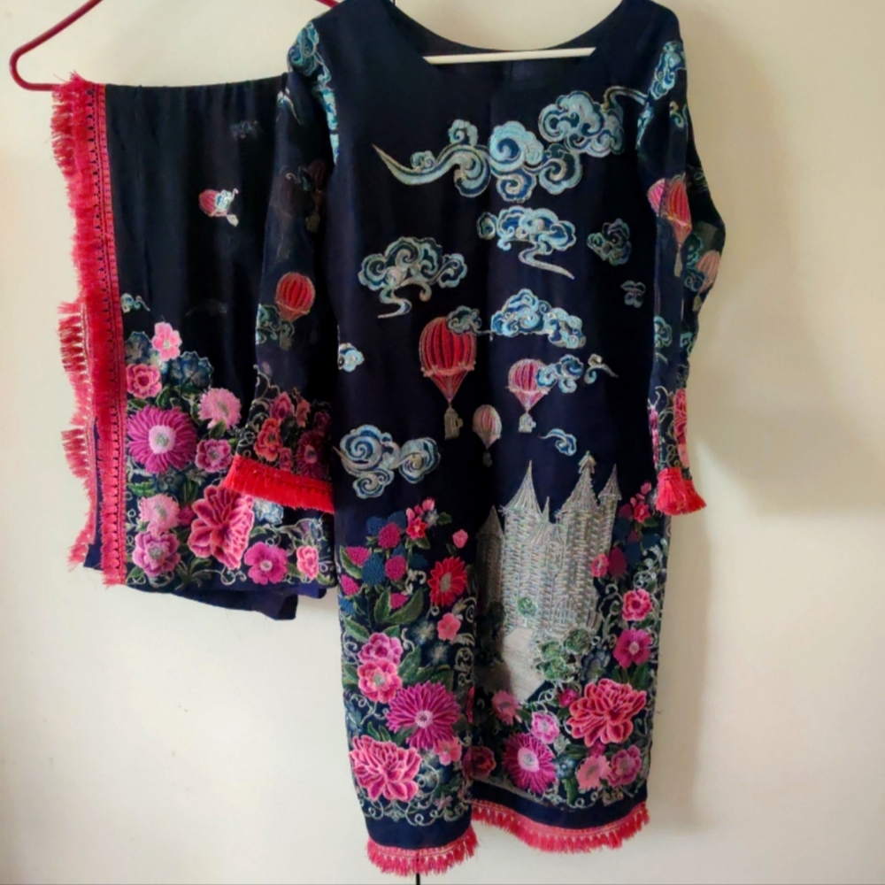Pakistani kameez shalwar